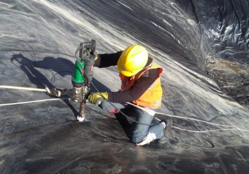 instalacion-de-geosinteticos-y-tuberias-1024x577
